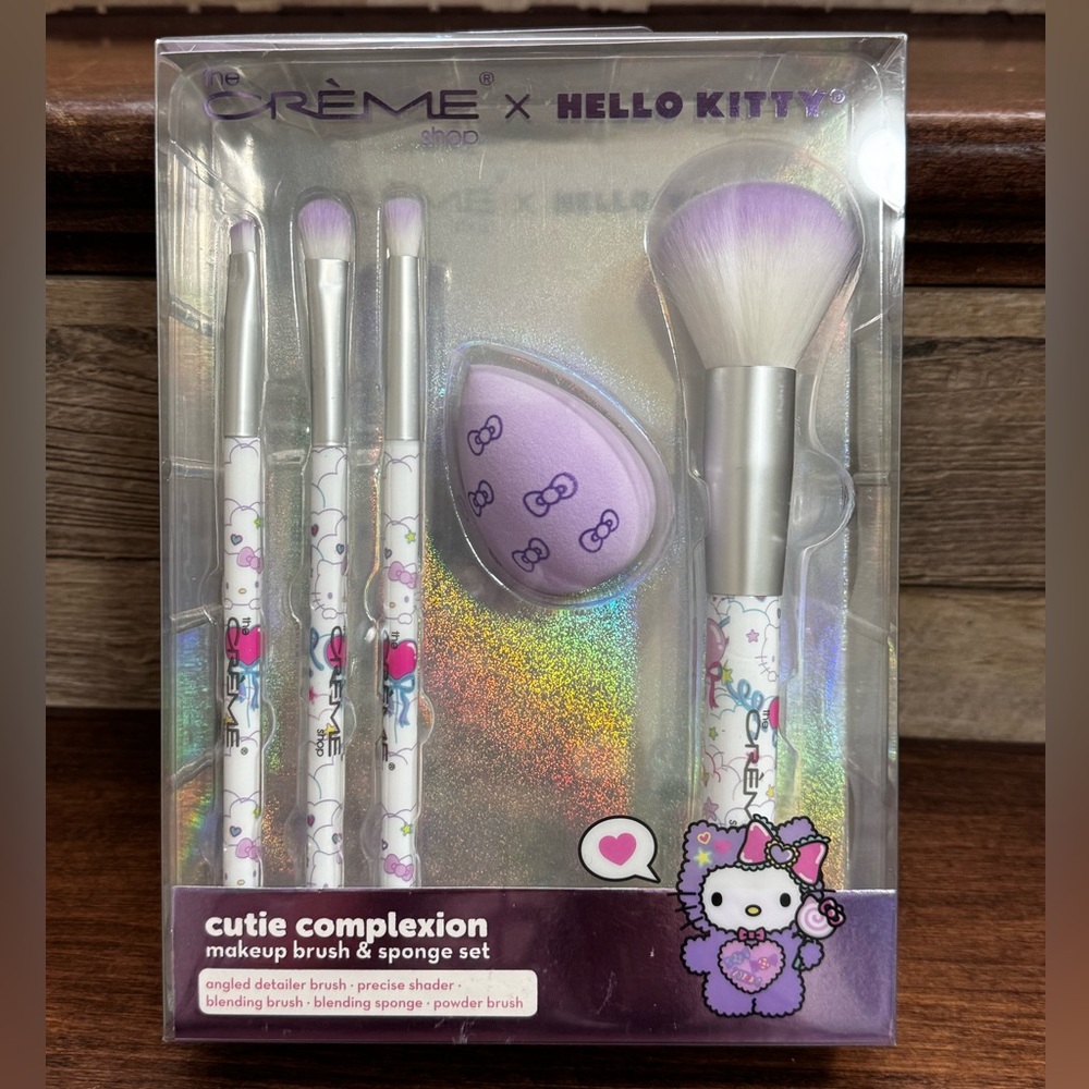 The Crème Shop x Hello Kitty cutie complexion makeup brush & sponge Set - NEW